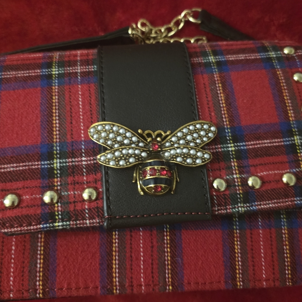 Olivia Miller Bee Cross Body Handbag - Picture 13 of 13